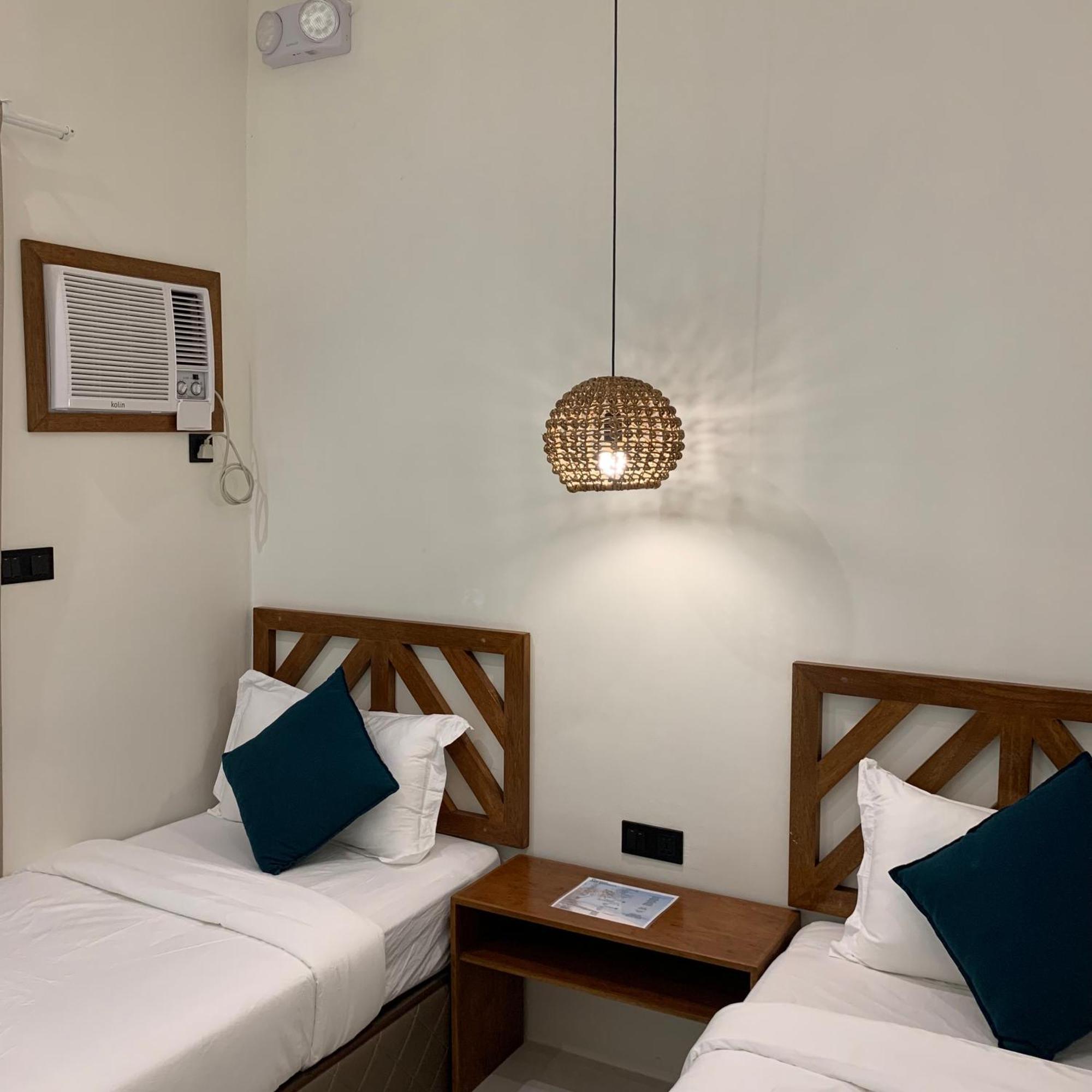 Bahandi Hotel General Luna  Εξωτερικό φωτογραφία
